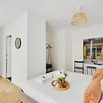 Renovated And Modern 4bd For 12 Guests Apartment *